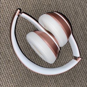 Rose Gold Wireless Beats
